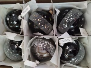 Χριστουγεννιάτικη γυάλινη μπάλα μάυρο star glitter