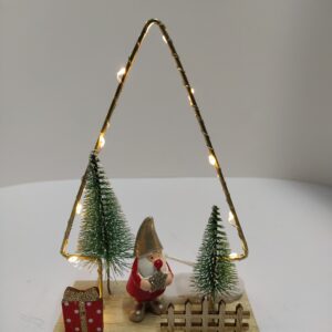Χριστουγεννιάτικο διακοσμητικό σε σχέδιο δέντρο με ξύλινη βάση